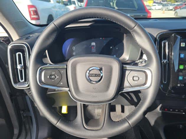 2025 Volvo XC40 Plus Bright Theme