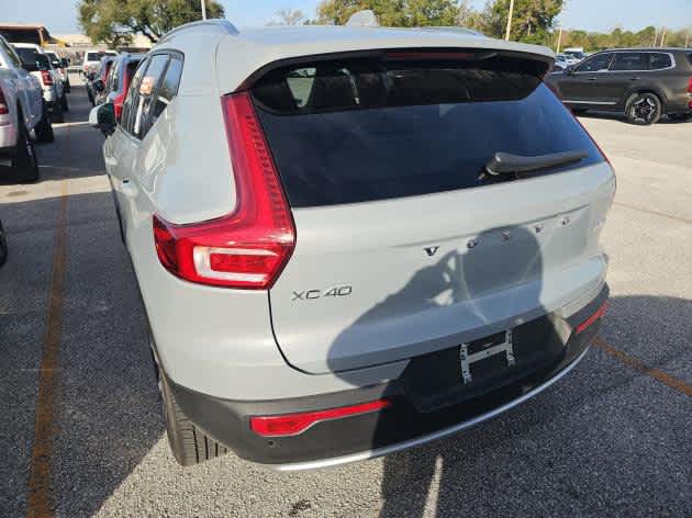 2025 Volvo XC40 Plus Bright Theme