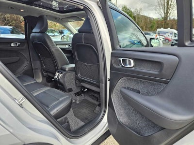 2025 Volvo XC40 Plus Bright Theme