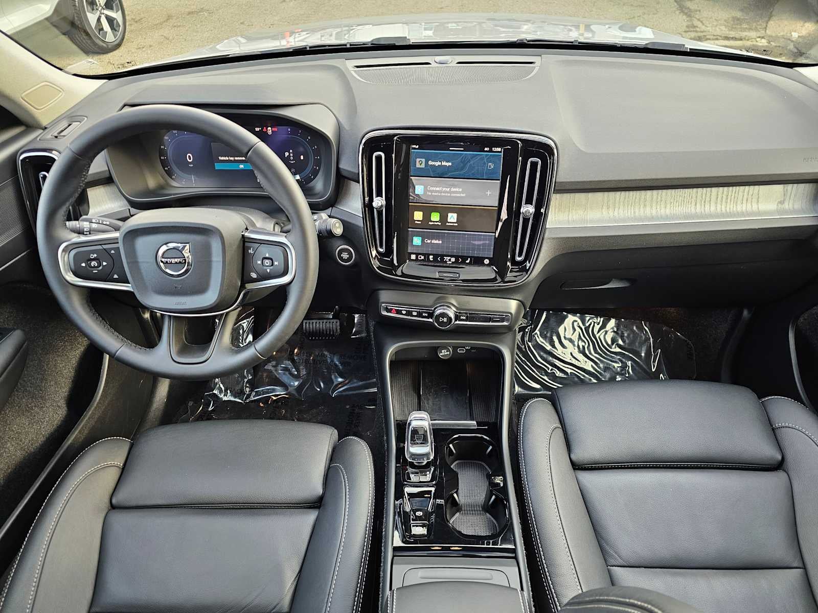 2025 Volvo XC40 Plus Bright Theme