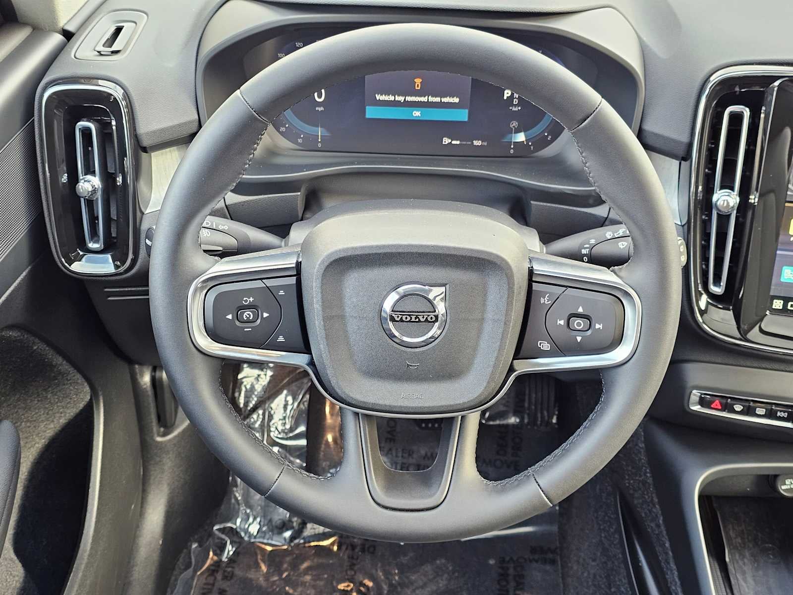 2025 Volvo XC40 Plus Bright Theme