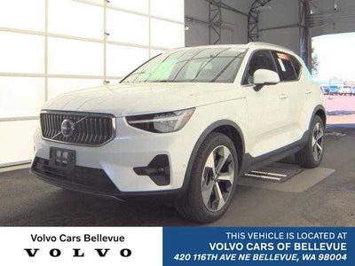2025 Volvo XC40 Plus Bright Theme