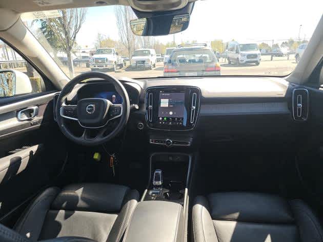 2025 Volvo XC40 Plus Bright Theme
