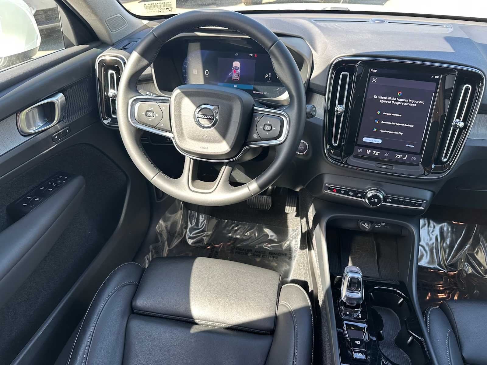 2025 Volvo XC40 Plus Bright Theme
