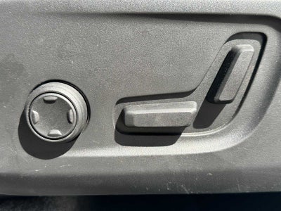 2025 Volvo XC40 Plus Bright Theme