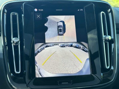 2025 Volvo XC40 Plus Bright Theme