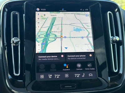 2025 Volvo XC40 Plus Bright Theme