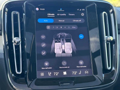 2025 Volvo XC40 Plus Bright Theme