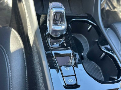 2025 Volvo XC40 Plus Bright Theme