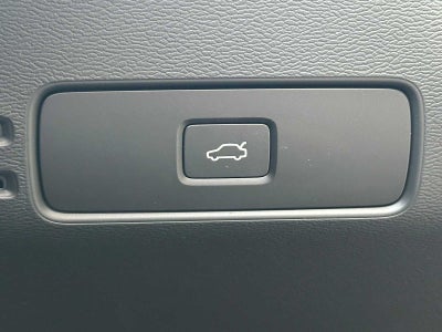 2025 Volvo XC40 Plus Bright Theme