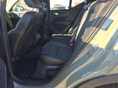 2025 Volvo XC40 Plus Bright Theme