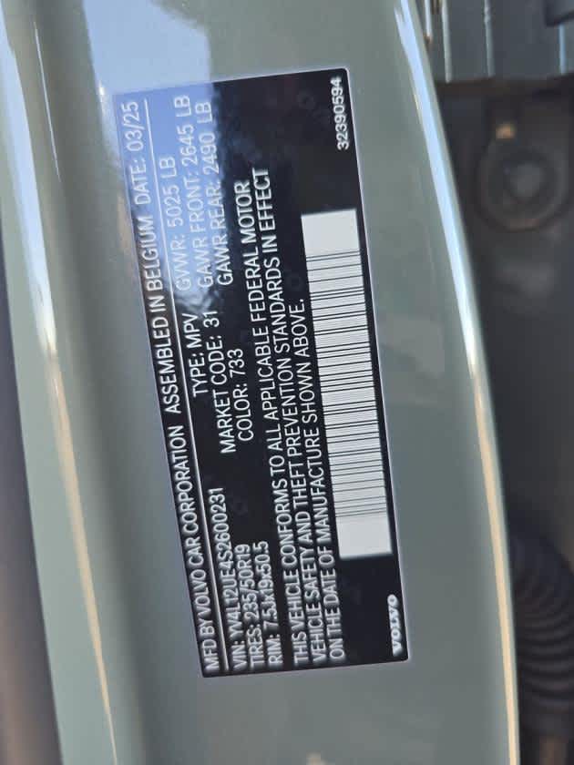 2025 Volvo XC40 Plus Bright Theme