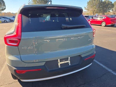2025 Volvo XC40 Plus Bright Theme