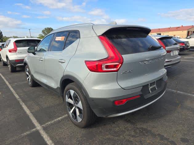 2025 Volvo XC40 Plus Bright Theme