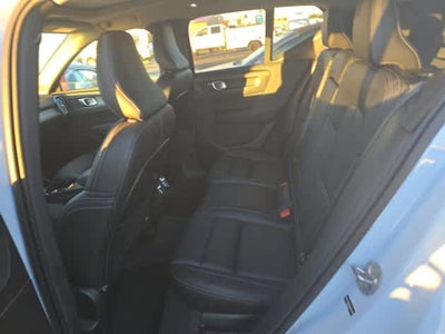 2025 Volvo XC40 Plus Bright Theme