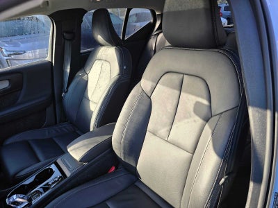 2025 Volvo XC40 Plus Bright Theme