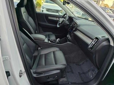 2025 Volvo XC40 Plus Bright Theme