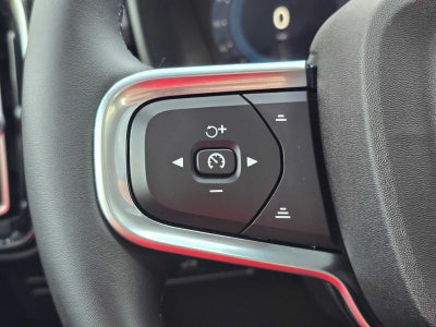 2025 Volvo XC40 Plus Bright Theme