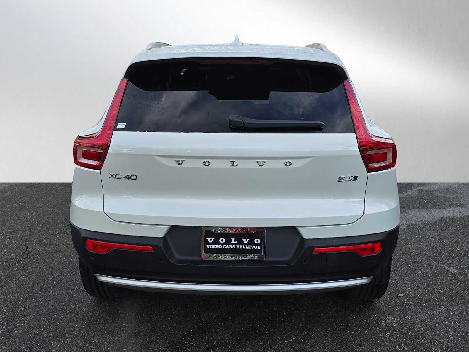 2025 Volvo XC40 Plus Bright Theme