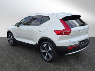 2025 Volvo XC40 Plus Bright Theme