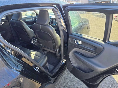 2025 Volvo XC40 Plus Bright Theme