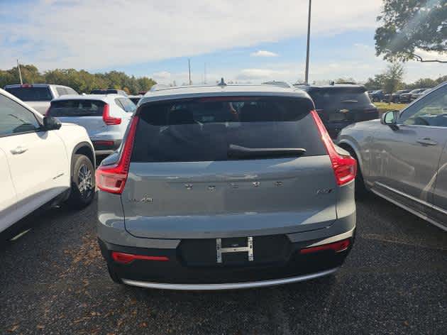2025 Volvo XC40 Plus Bright Theme