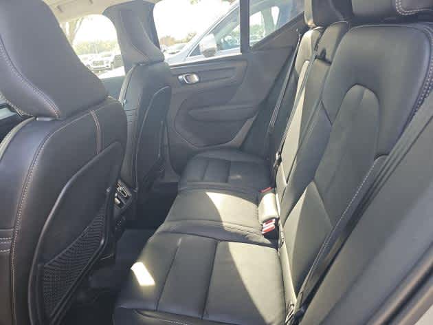 2025 Volvo XC40 Plus Bright Theme