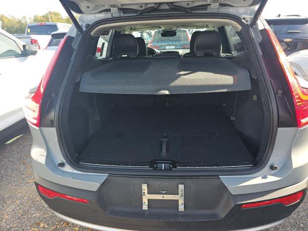 2025 Volvo XC40 Plus Bright Theme