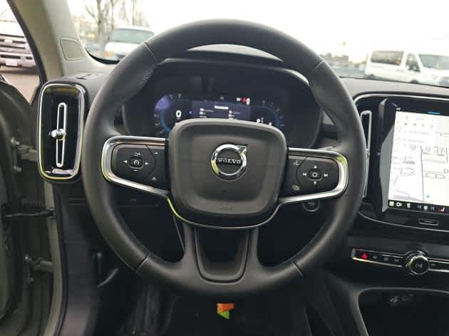 2025 Volvo XC40 Plus Bright Theme