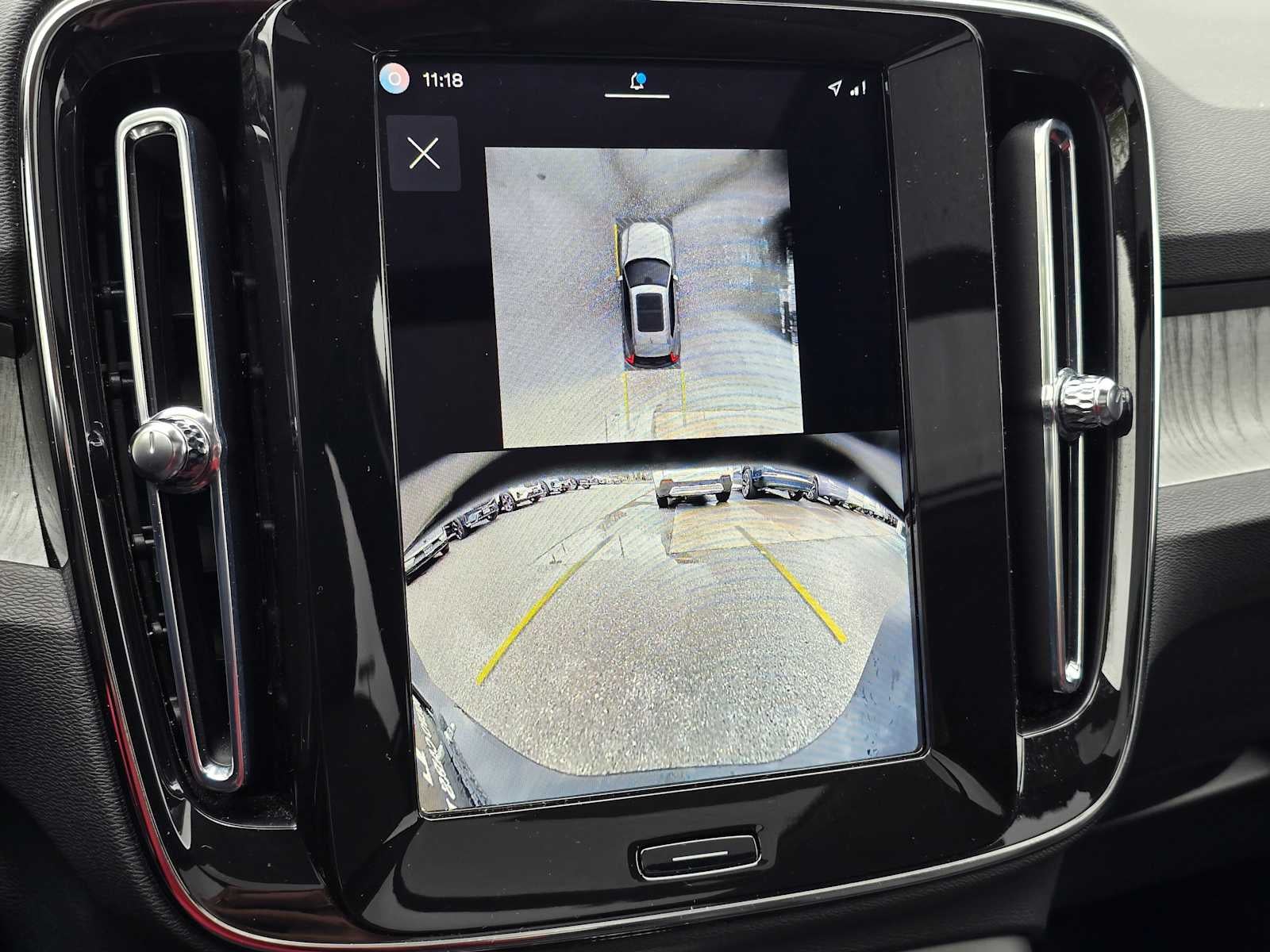 2025 Volvo XC40 Plus Bright Theme