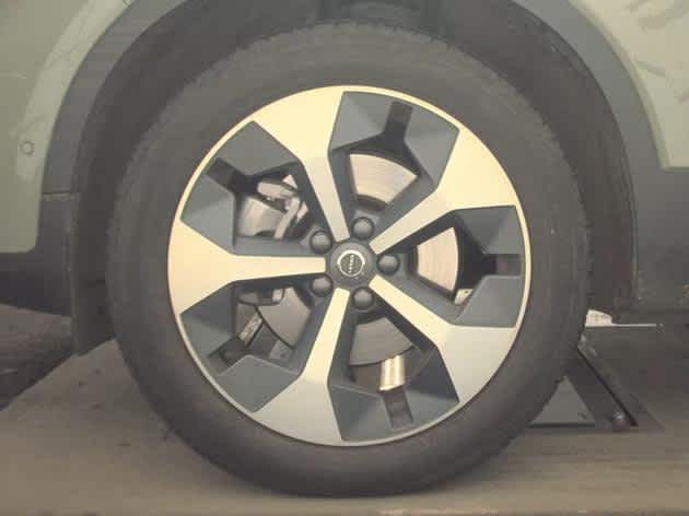 2025 Volvo XC40 Plus Bright Theme