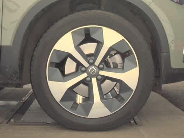 2025 Volvo XC40 Plus Bright Theme