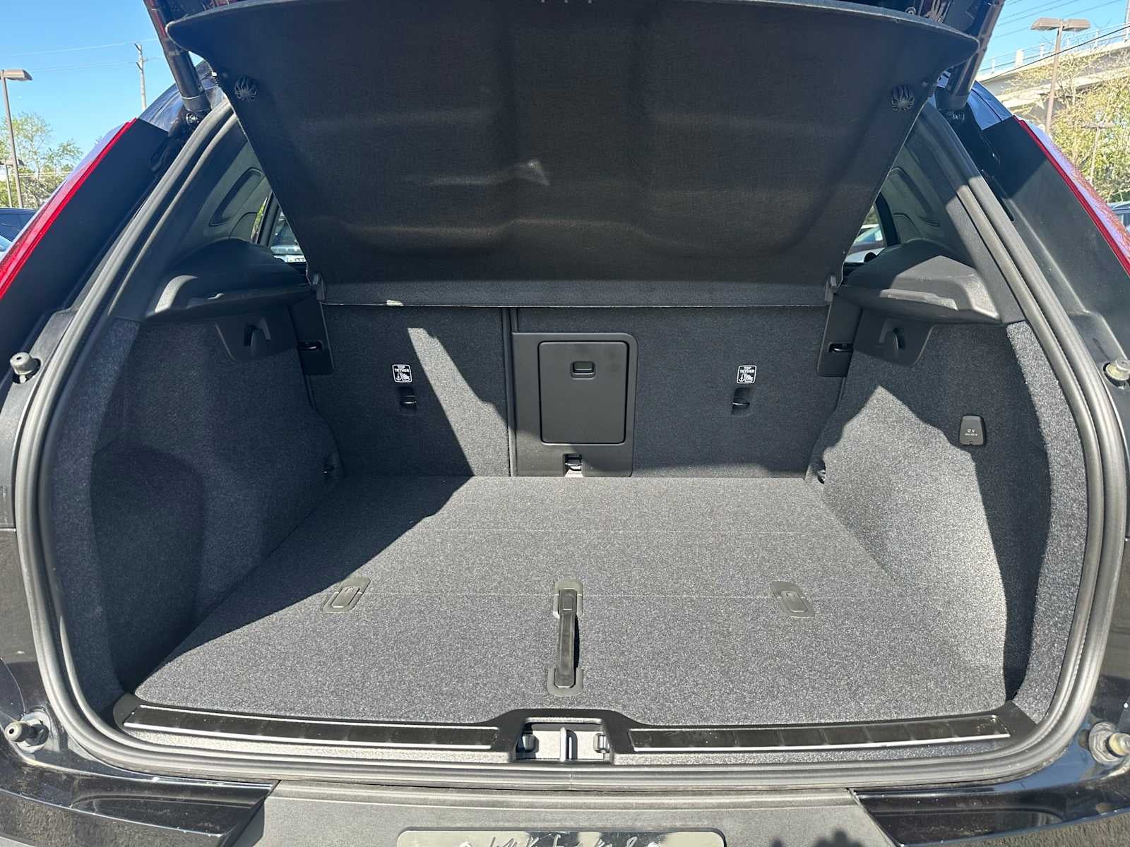 2025 Volvo XC40 Plus Bright Theme