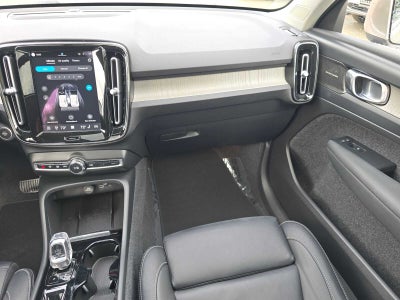 2024 Volvo XC40 Plus Bright Theme