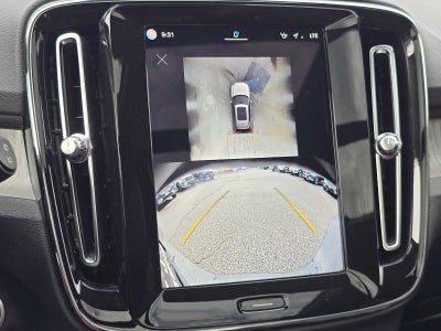 2024 Volvo XC40 Plus Bright Theme