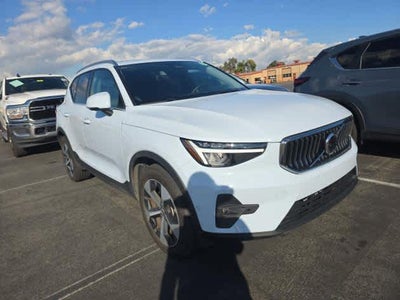 2025 Volvo XC40 Plus Bright Theme