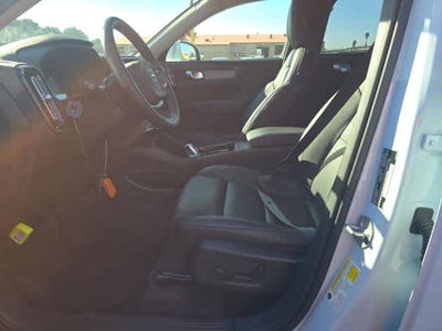 2025 Volvo XC40 Plus Bright Theme