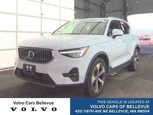 2025 Volvo XC40 Plus Bright Theme
