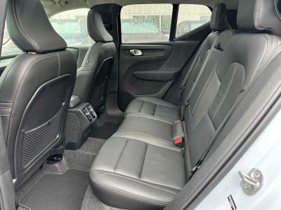 2025 Volvo XC40 Plus Bright Theme