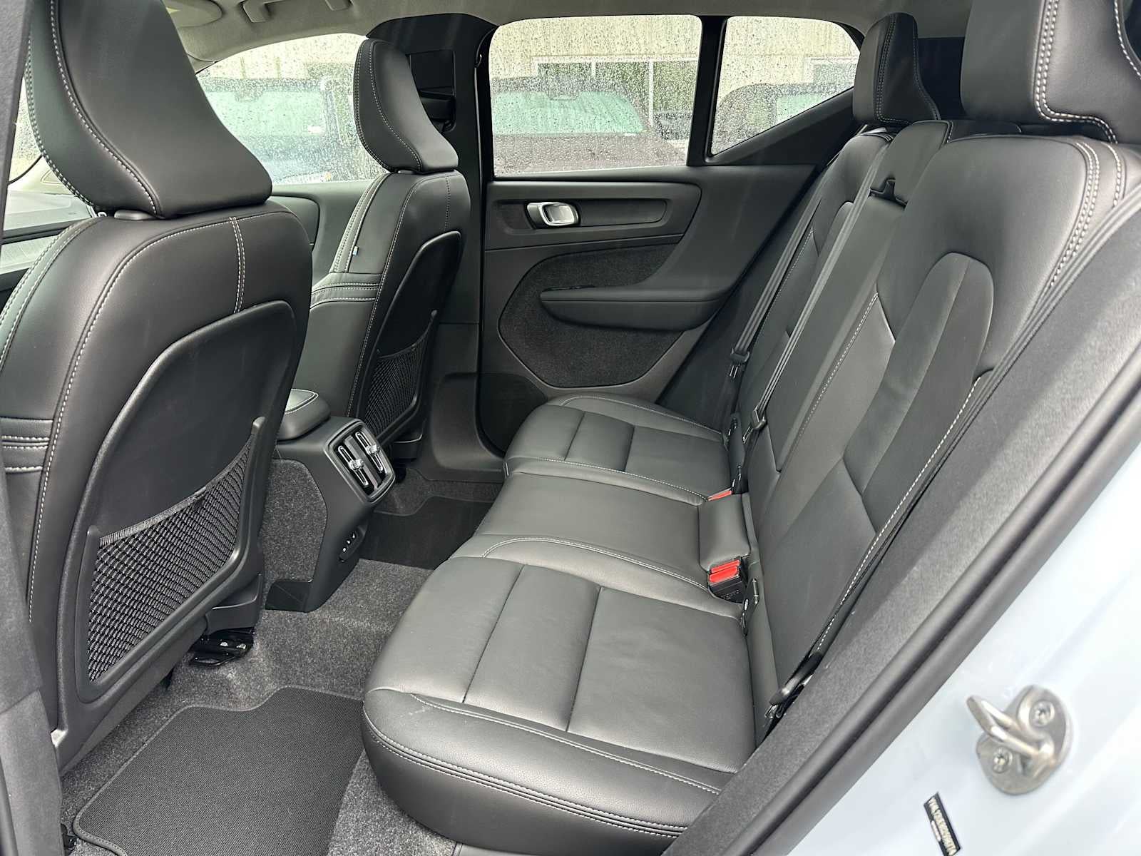 2025 Volvo XC40 Plus Bright Theme