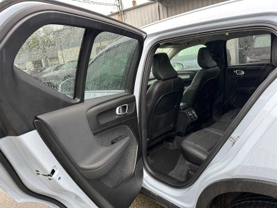 2025 Volvo XC40 Plus Bright Theme