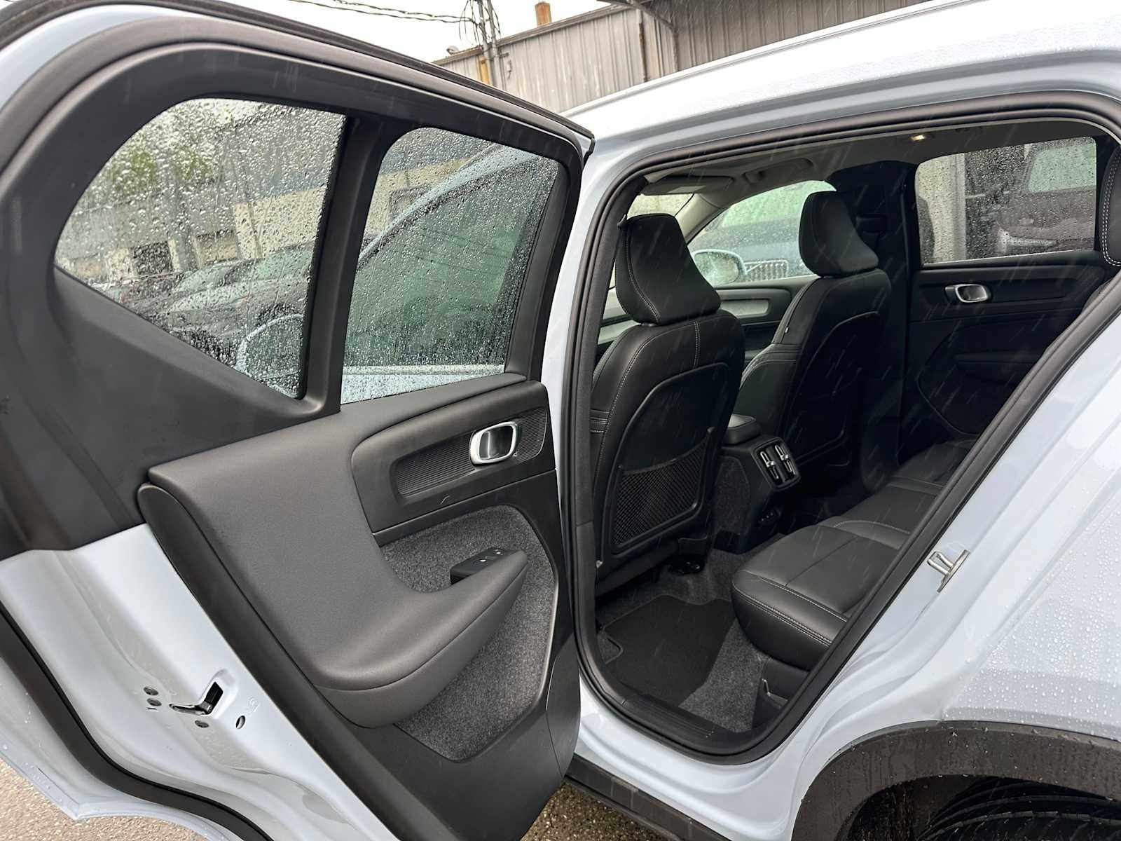 2025 Volvo XC40 Plus Bright Theme