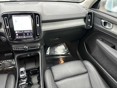 2025 Volvo XC40 Plus Bright Theme