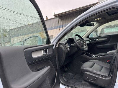 2025 Volvo XC40 Plus Bright Theme