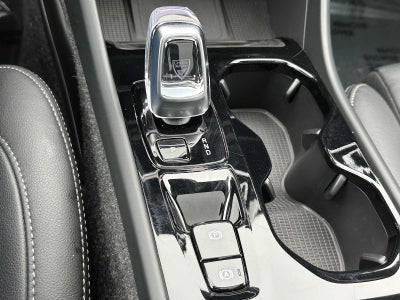 2025 Volvo XC40 Plus Bright Theme