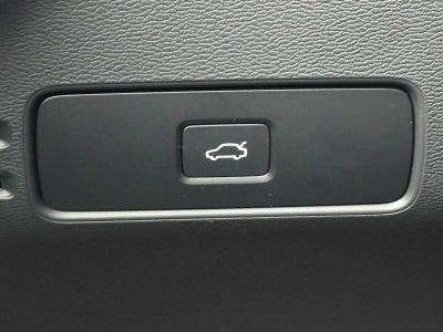 2025 Volvo XC40 Plus Bright Theme