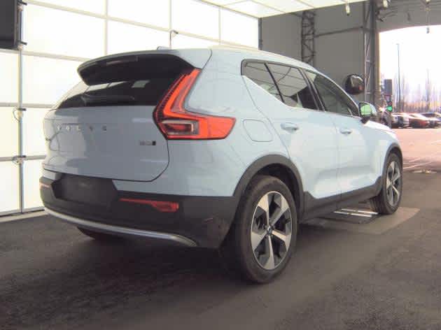 2025 Volvo XC40 Plus Bright Theme