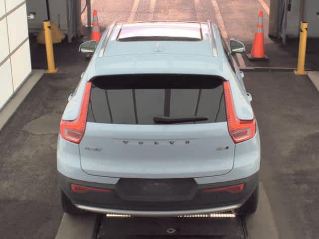 2025 Volvo XC40 Plus Bright Theme