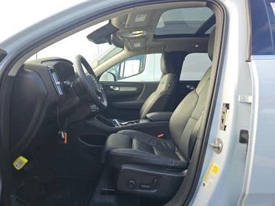 2025 Volvo XC40 Plus Bright Theme