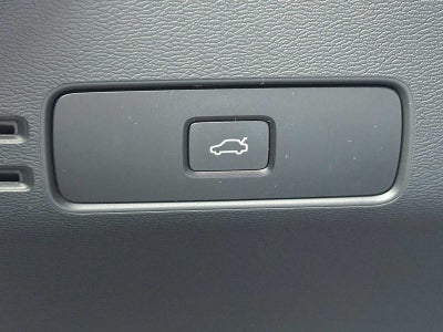 2025 Volvo XC40 Plus Bright Theme